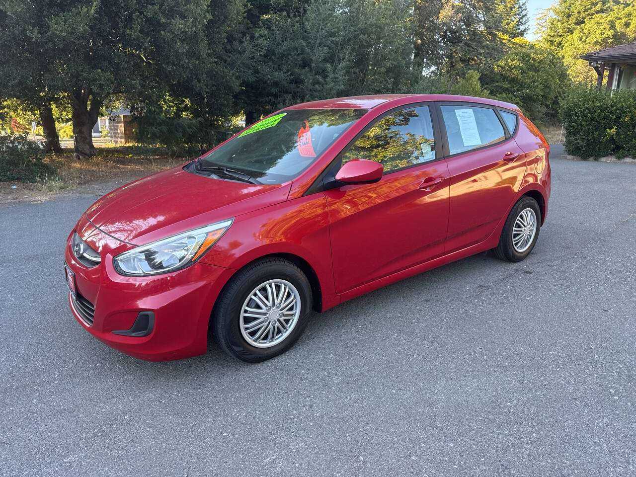 Hyundai Accent Image 1