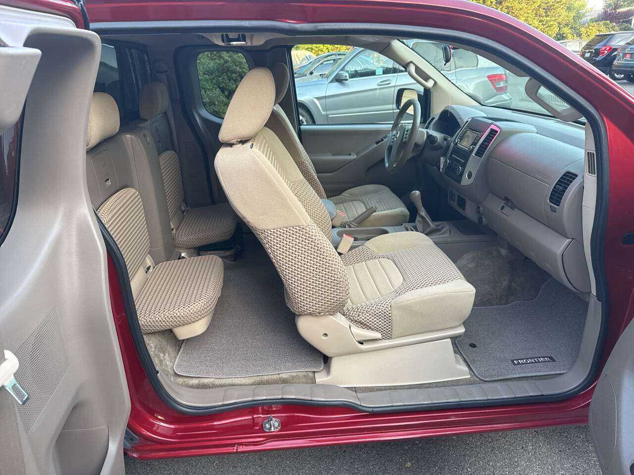 Nissan Frontier Image 8