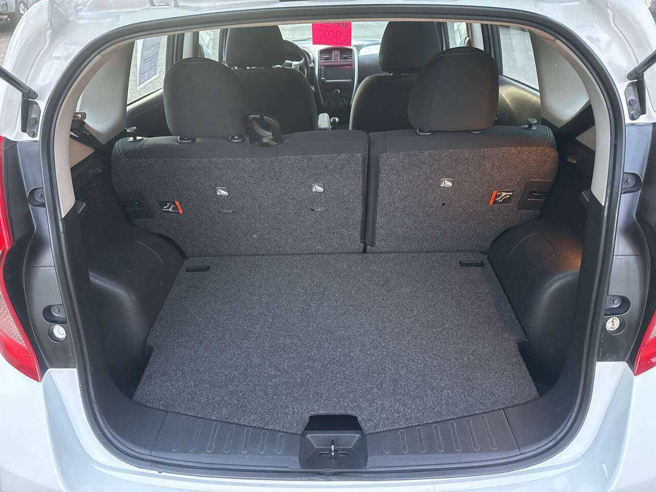 Nissan Versa Note Image 8