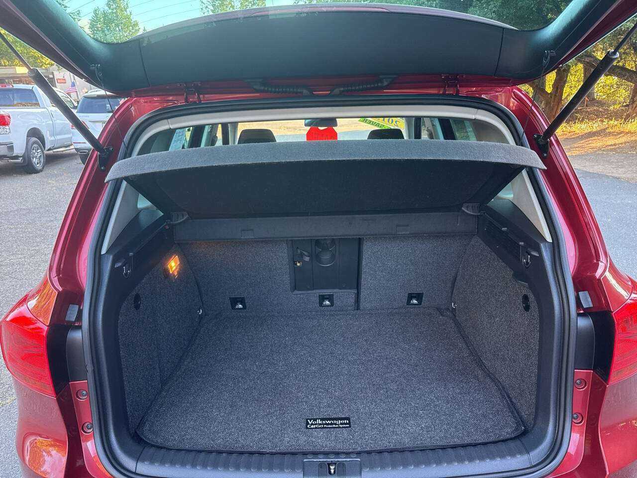 Volkswagen Tiguan Image 8