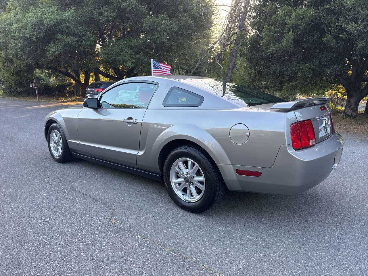 Ford Mustang Image 5