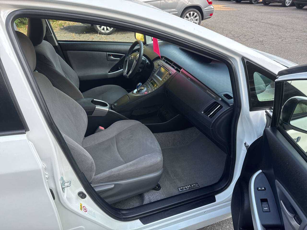 Toyota Prius Plug-in Hybrid Image 6
