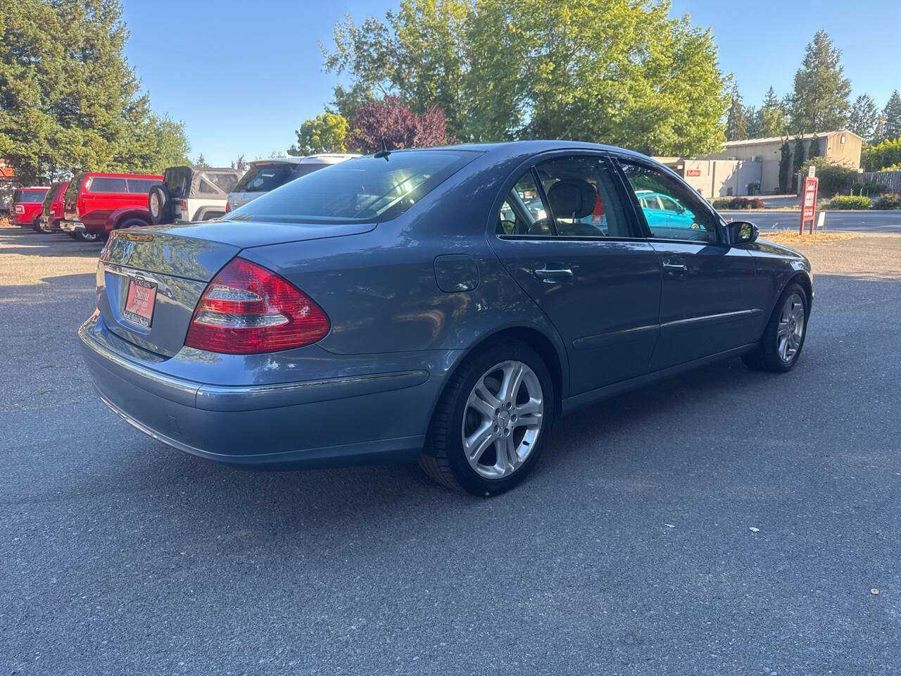 Mercedes-benz E-class Image 3