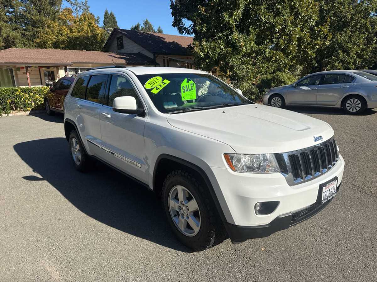 Jeep Grand Cherokee Image 2