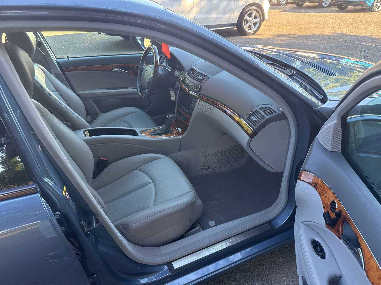 Mercedes-benz E-class Image 6