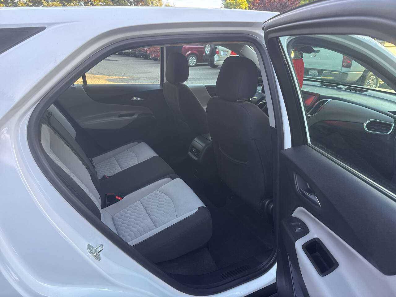Chevrolet Equinox Image 6