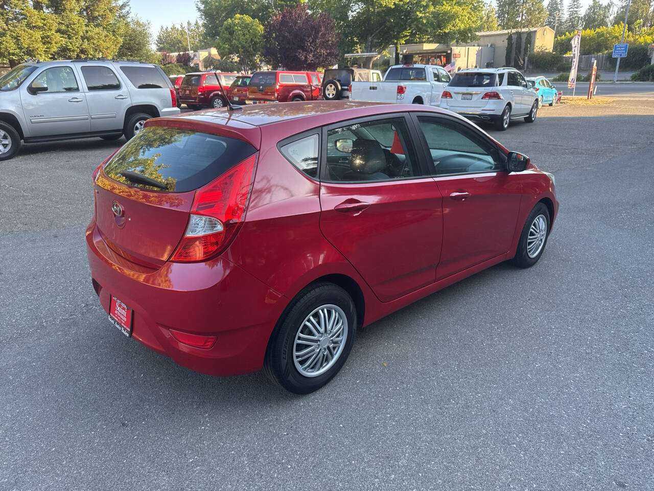 Hyundai Accent Image 3