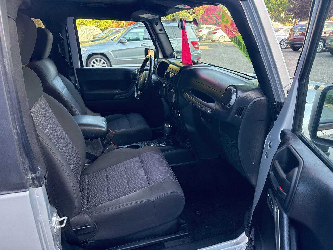 Jeep Wrangler Image 6