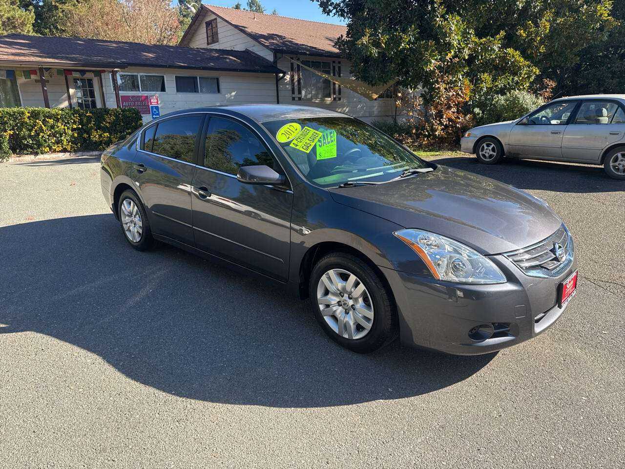 Nissan Altima Image 2