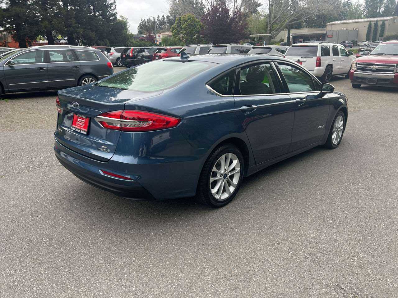 Ford Fusion Hybrid Image 3