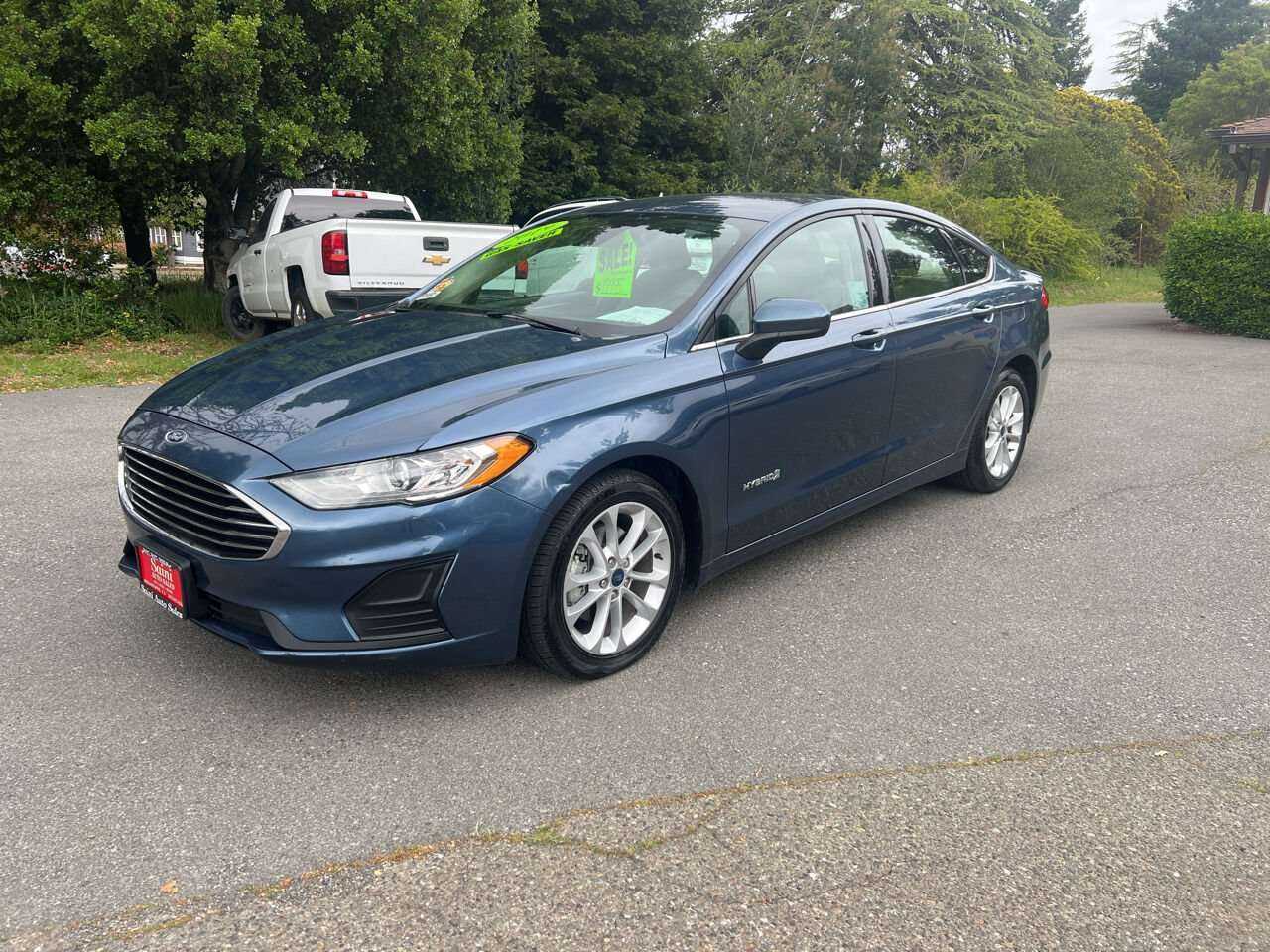 Ford Fusion Hybrid Image 1