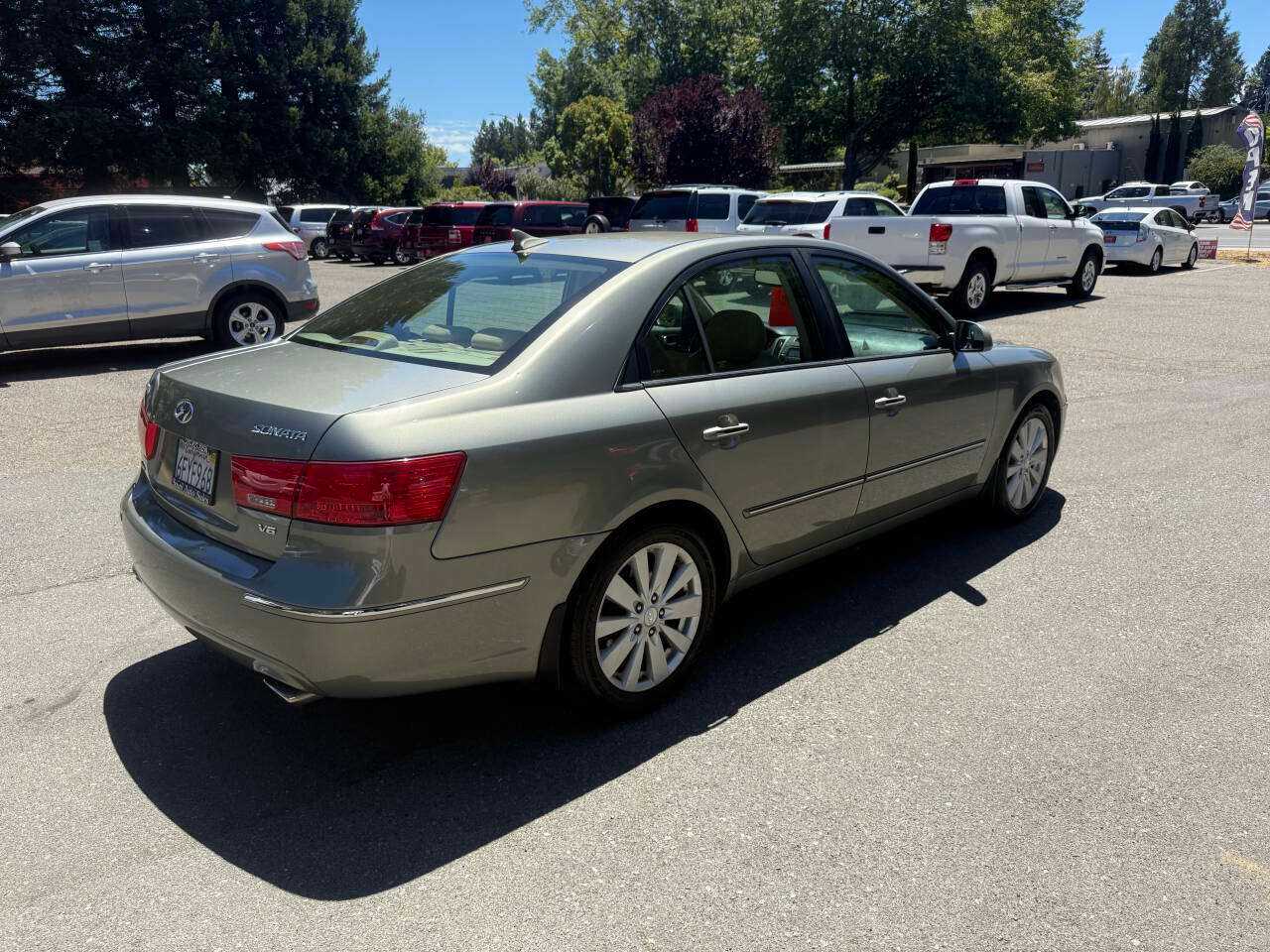 Hyundai Sonata Image 2
