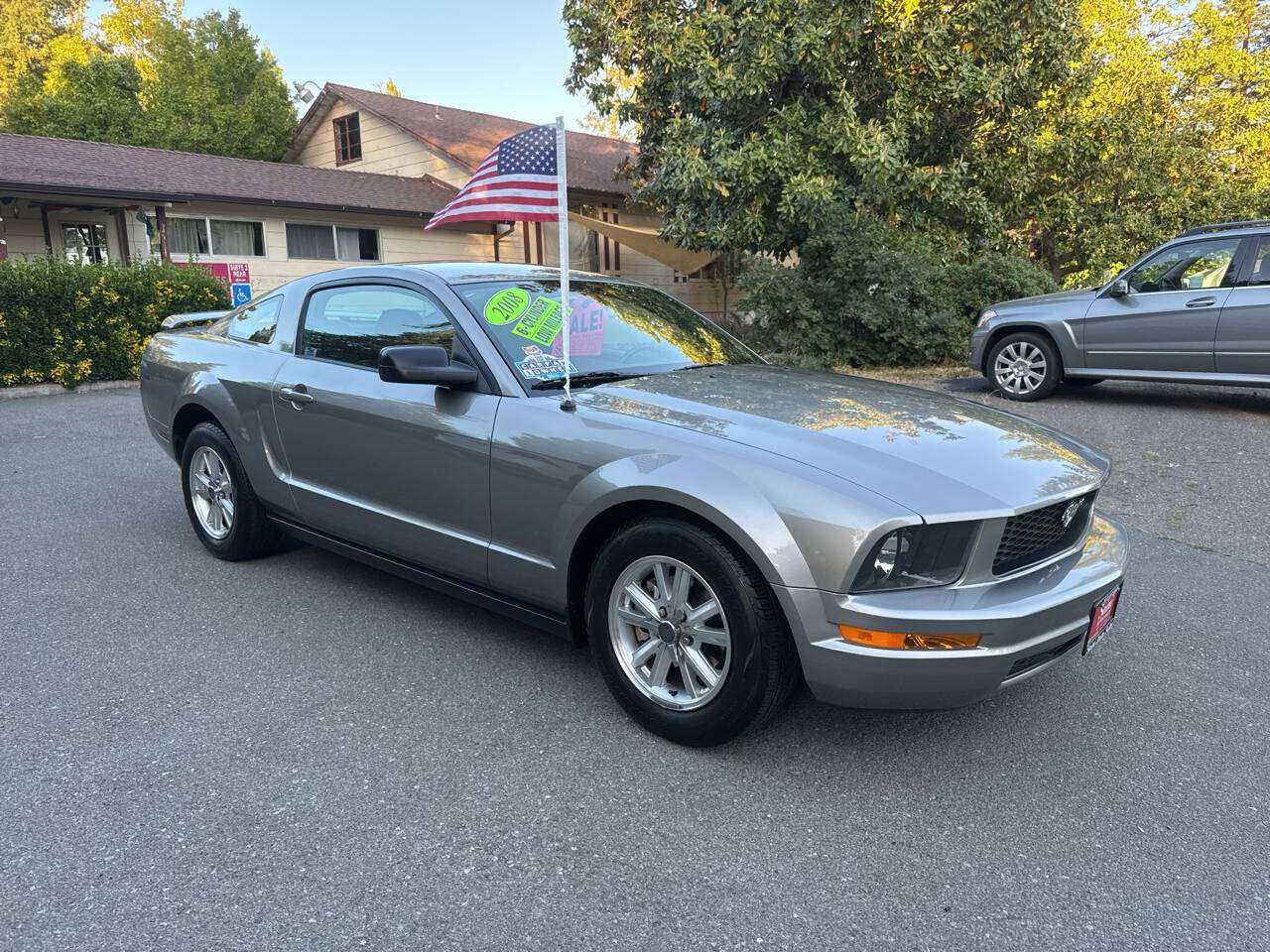 Ford Mustang Image 2
